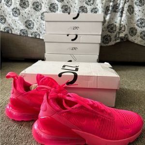 NEW Nike Air Max 270